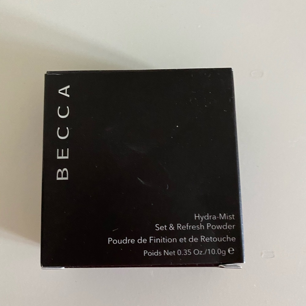 Becca Hydra Mist art and refresh powder